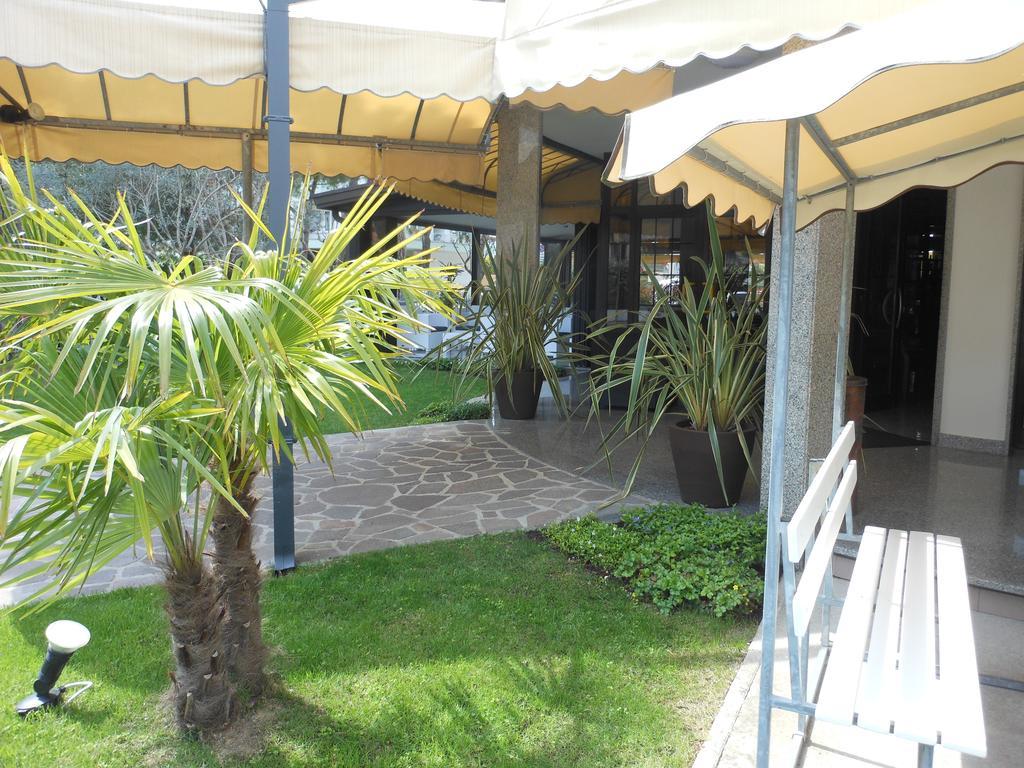 Hotel Jesolo Sand ภายนอก รูปภาพ